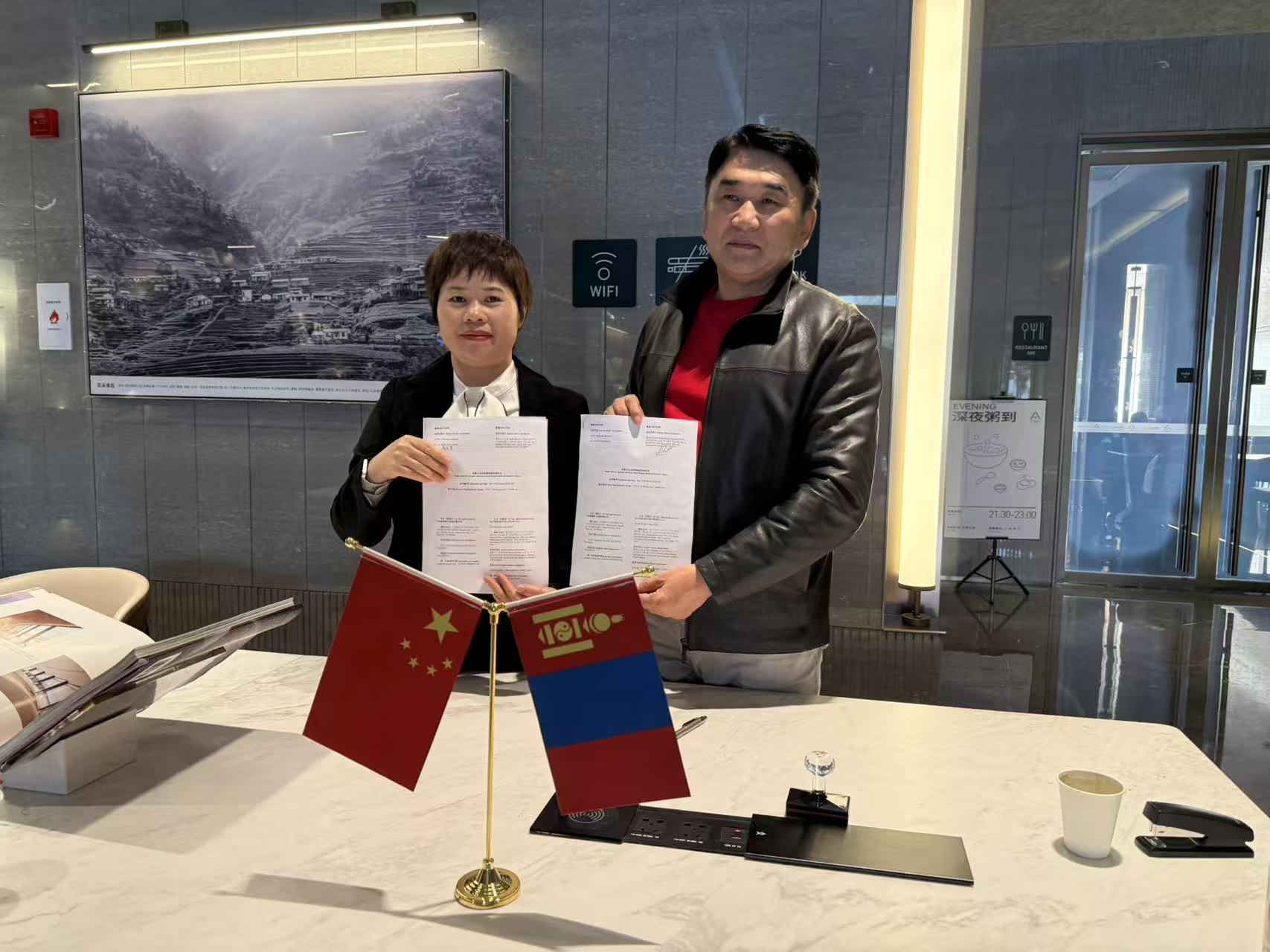 Ningbo Blue Fuji Elevator Co., Ltd. Menandatangani Perjanjian Pengedaran Eksklusif dengan pelanggan Mongolia untuk Pasaran Mongolia